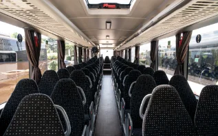 Intérieur car scolaire